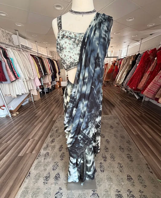 The Mall at Oak Tree, business photo 2